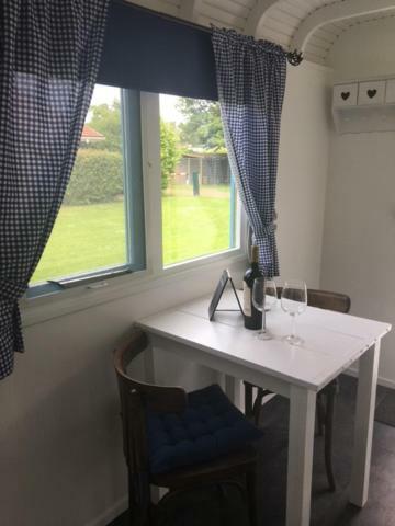 Shepherds Hut Oostvoorne Exteriér fotografie